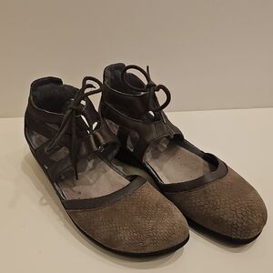 Naot Kata Women's Gray and Brown Lace Up Sandals Size 41